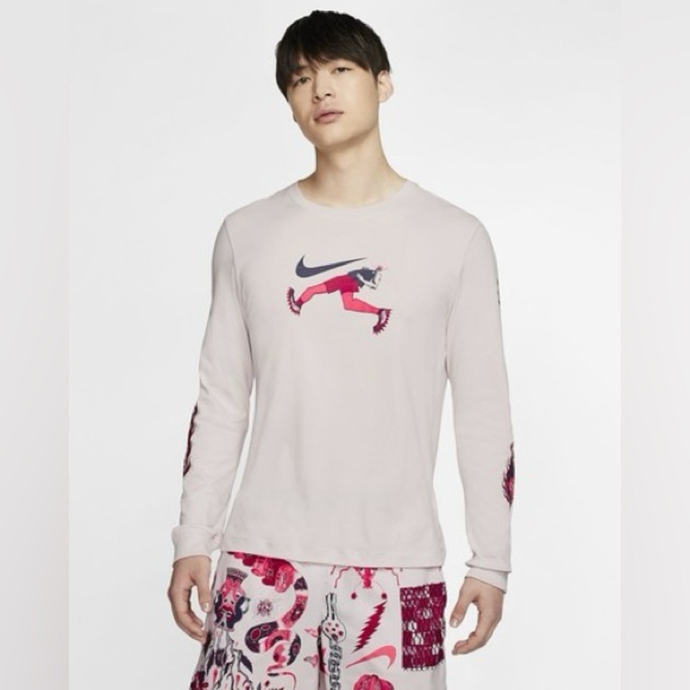 Nike Pink Blush “Wild Run” Graphic Long Sleeve Tee Medium
